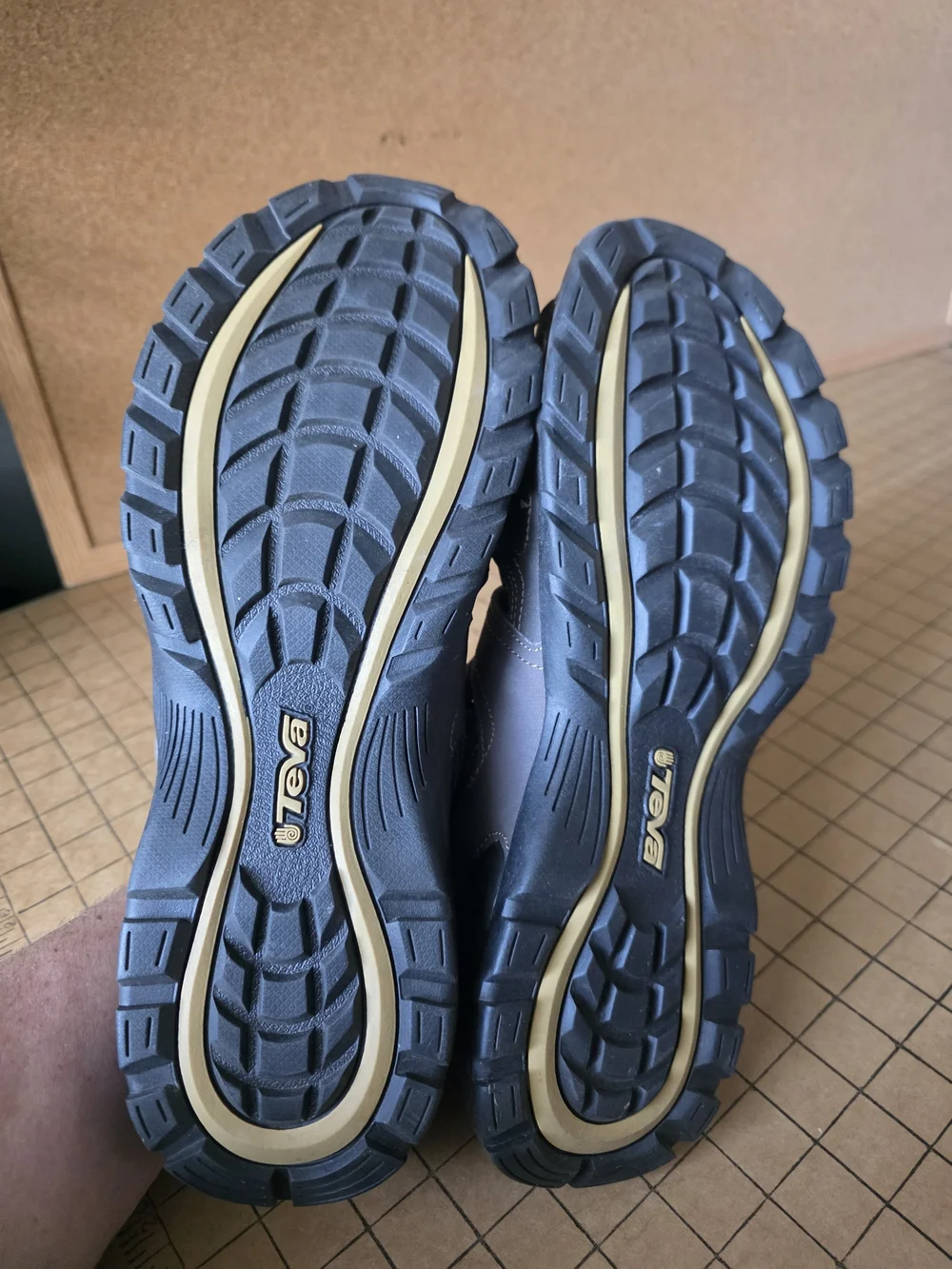 Teva Forebay Men's Closed Toe Water Hiking Sandals Gray Size 12 NEW Pristine